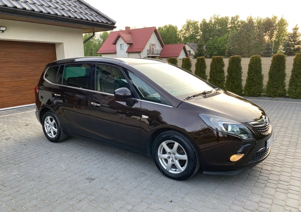 Opel Zafira cena 37900 przebieg: 203000, rok produkcji 2012 z Kielce małe 781